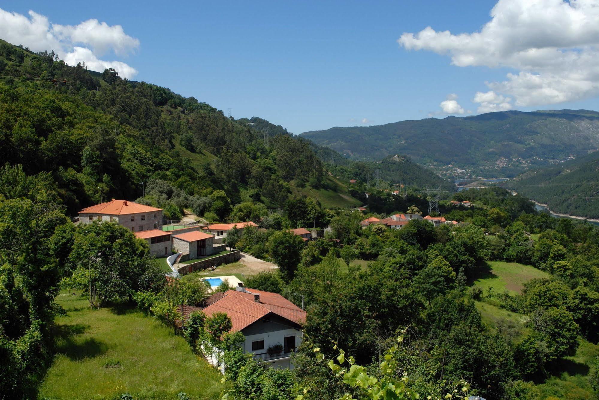 Pensjonat Aldeia Turistica De Louredo Vieira do Minho Zewnętrze zdjęcie